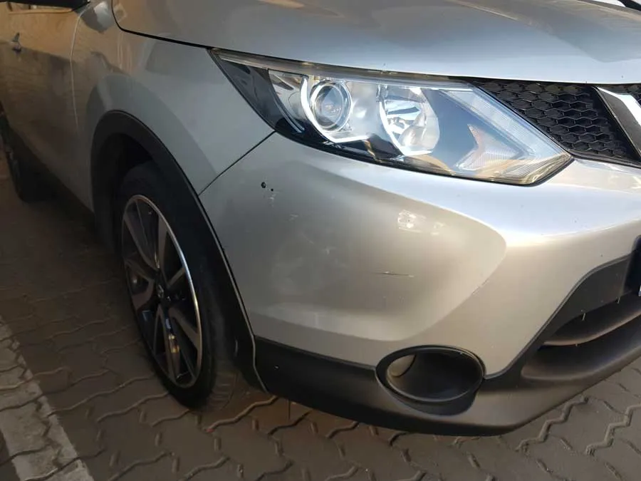 Silver Nissan Qashqai